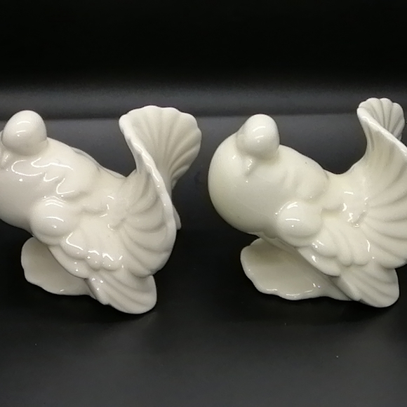 VTG. Pair of Porcelain Doves - Picture 3 of 13